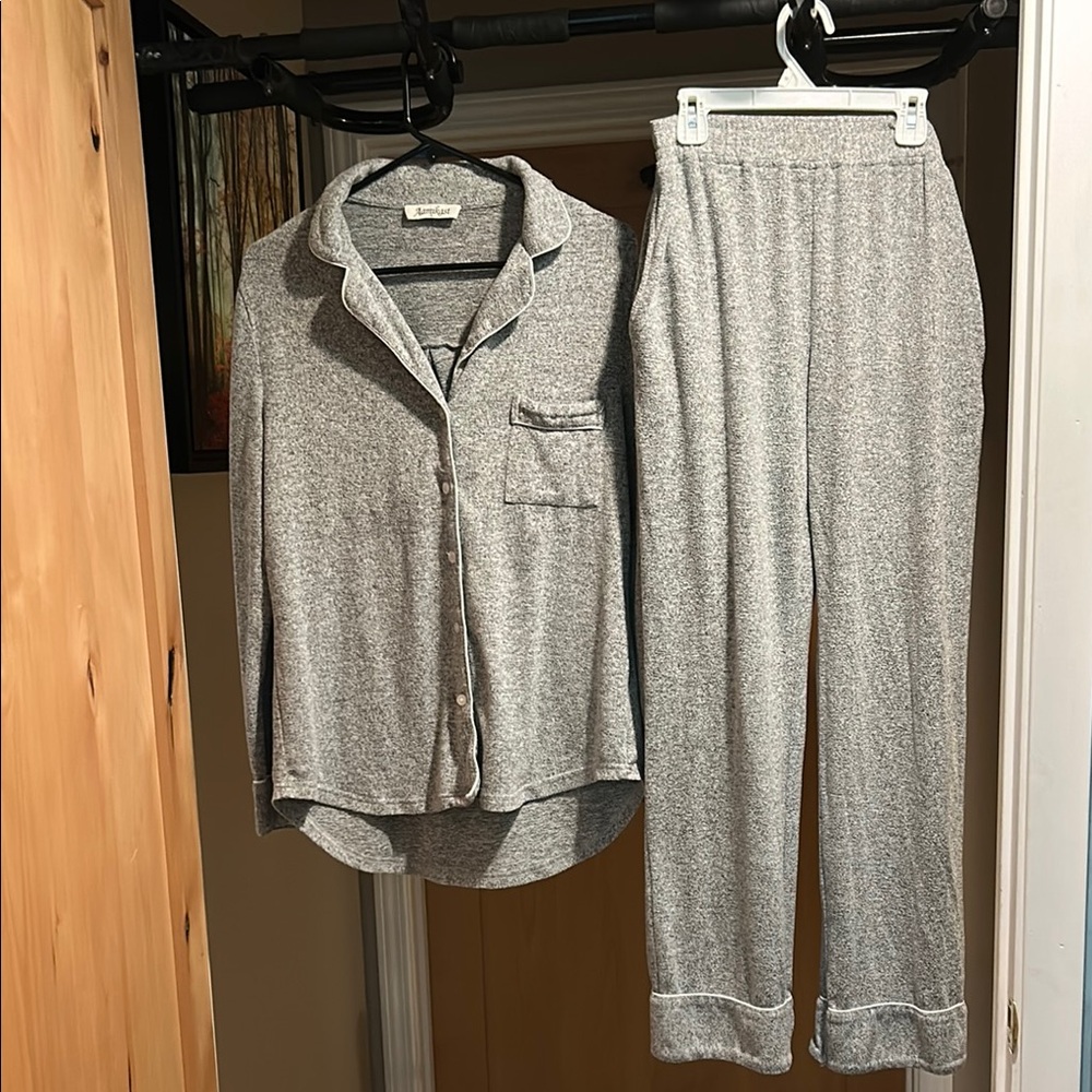 Aamikast Heathered Gray Knitwear